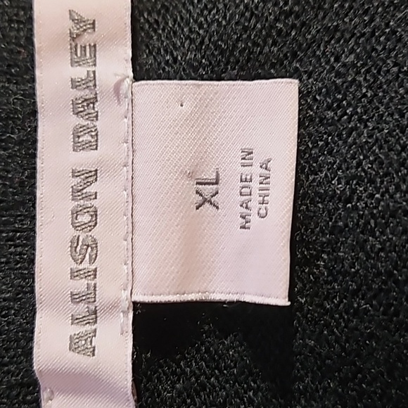 Allison Daley Black Red Grey Rhinestone Bling 100% Acrylic Sweater Size XL - Picture 6 of 7